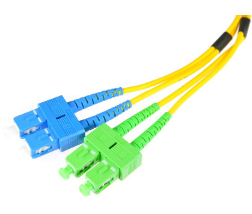 PATCHCORD ŚWIATŁOWODOWY SM SC/UPC-SC/APC DUPLEX 3m